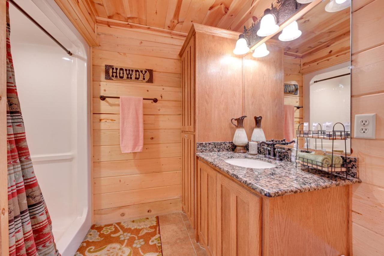 Broken Bow Cabin With Hot Tub And Deck - 4 Mi To Lake! Εξωτερικό φωτογραφία