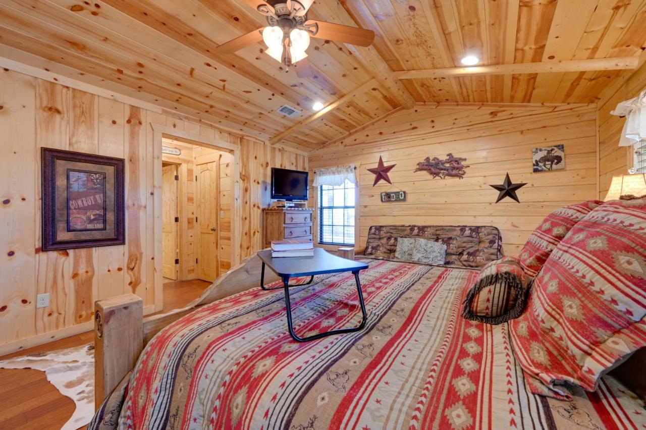 Broken Bow Cabin With Hot Tub And Deck - 4 Mi To Lake! Εξωτερικό φωτογραφία