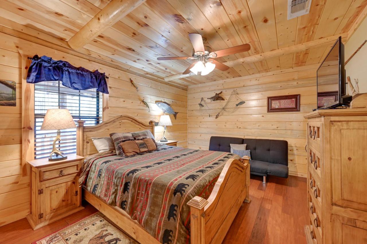 Broken Bow Cabin With Hot Tub And Deck - 4 Mi To Lake! Εξωτερικό φωτογραφία