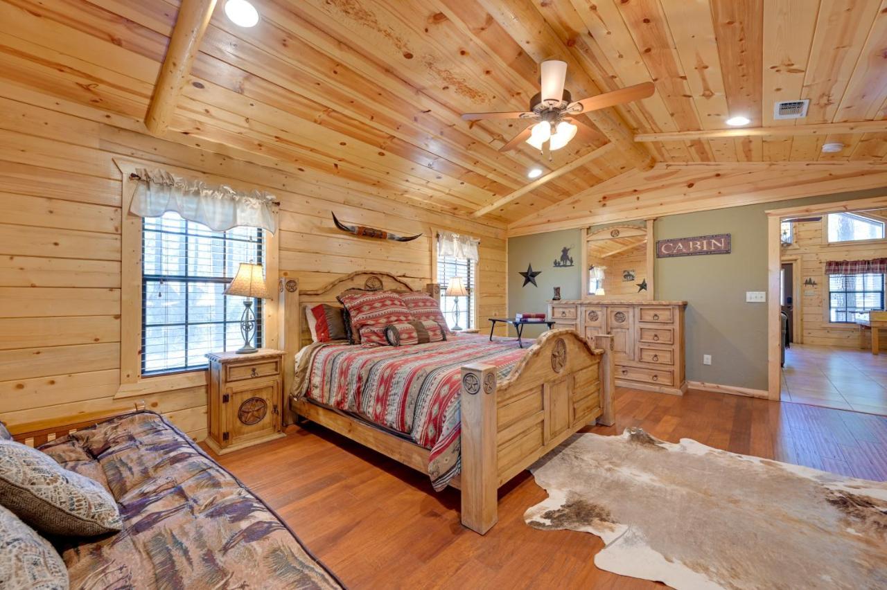 Broken Bow Cabin With Hot Tub And Deck - 4 Mi To Lake! Εξωτερικό φωτογραφία